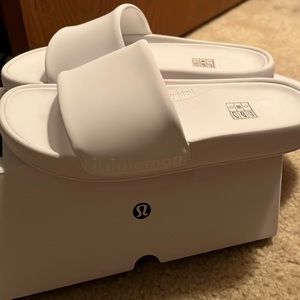 NEW IN BOX- Lululemon Restfeel Slides- White/Size 7